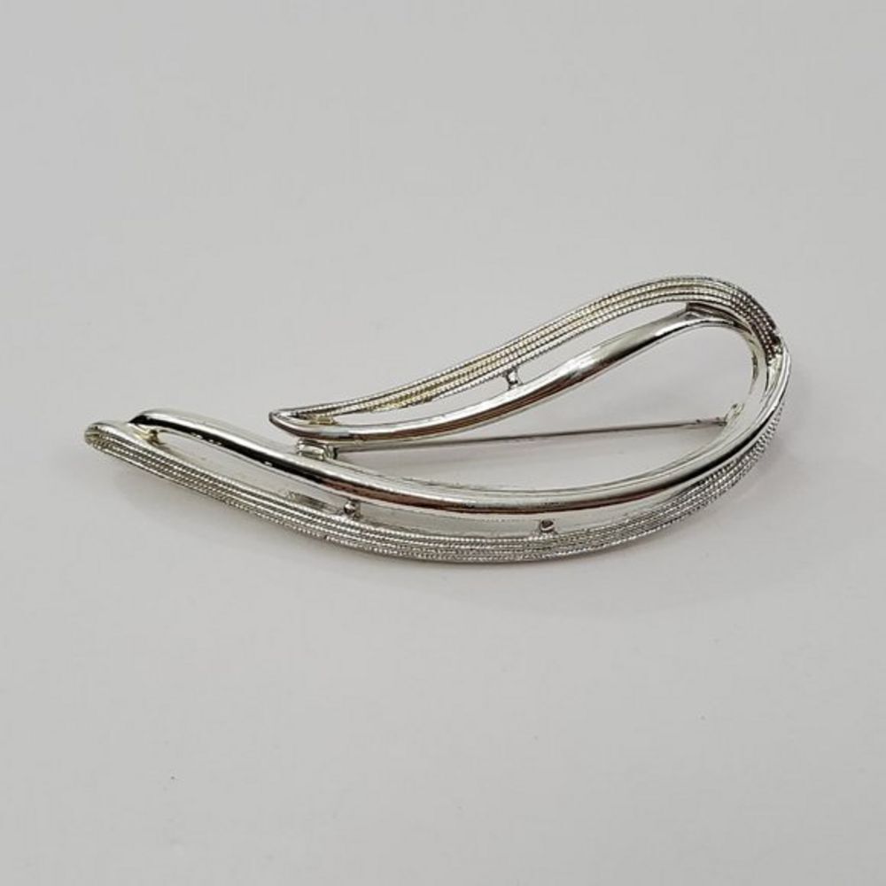 Sarah Coventry Brooch Swirl Silver Tone Textured W‎